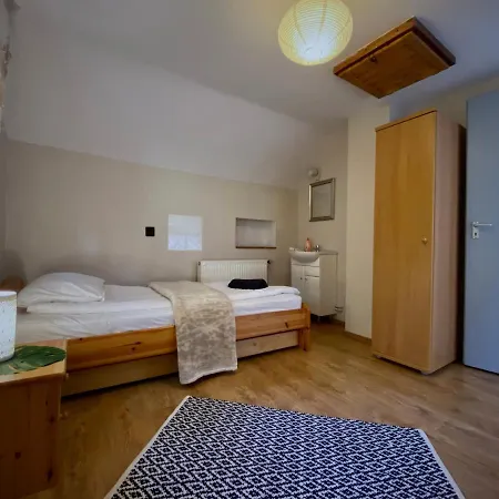 Privat - Haziko 5 Perc Setara A Molotol *